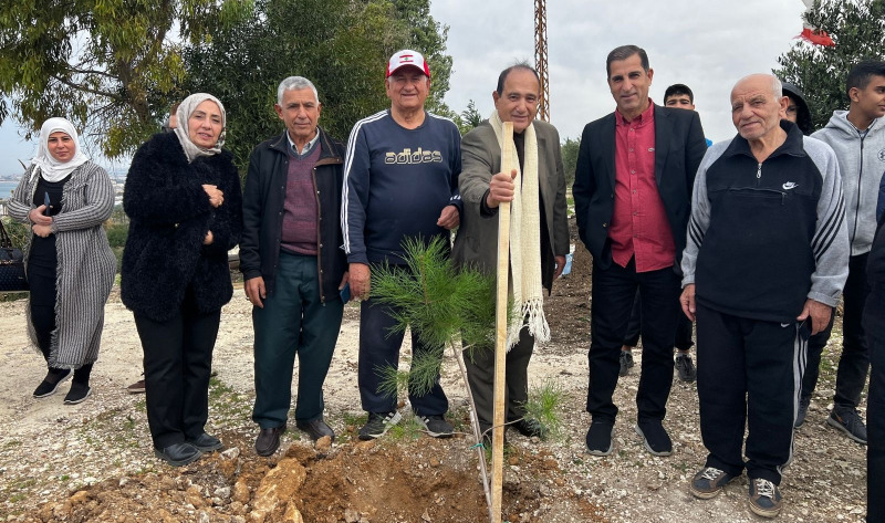 "جمعية المحافظة على البيئة" في الغازية تطلق حملة تشجير "حديقة المربي فوزي غدار"