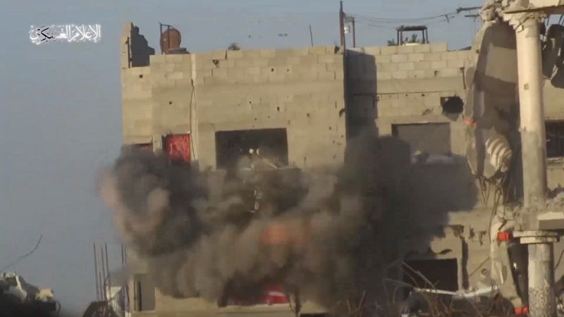 بالفيديو - قنص جنود واستهدافات بالصواريخ الموجهة ... مشاهد من التحام المقاومين بقوات الاحتلال شمال غزة