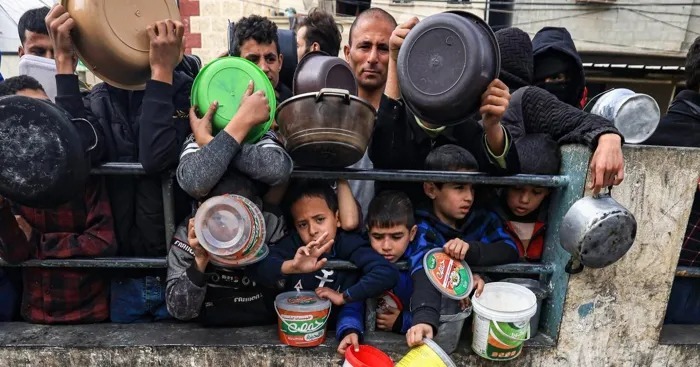 شؤون اللاجئين في "منظمة التحرير": تعليق بعض الدول تمويلها لـ"الأونروا" عقاب جماعي