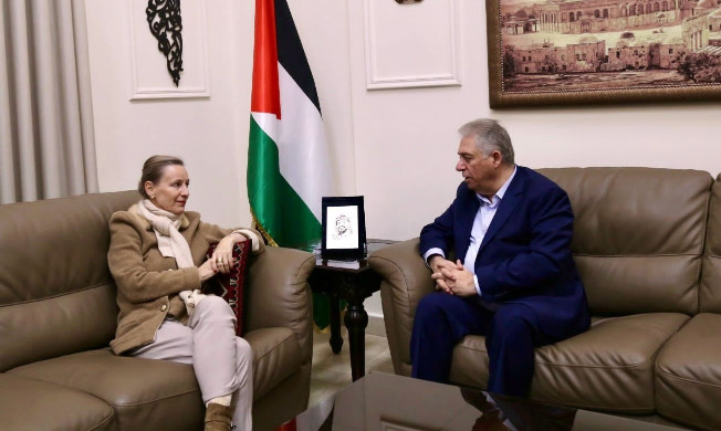 السفير دبور يلتقي مدير شؤون وكالة "الاونروا" في لبنان
