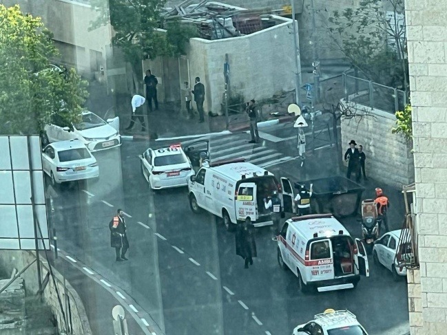 3 إصابات بعملية دهس في القدس... واعتقال شابين يُشتبه بهما!