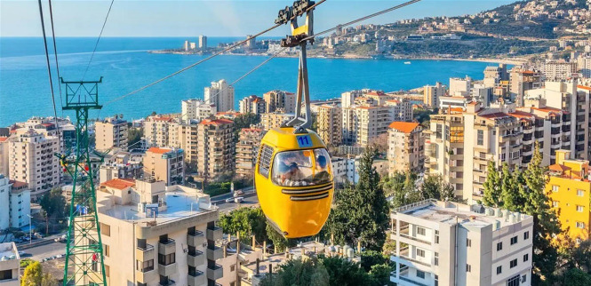 الحرب الإيرانية - الإسرائيلية تهدد الموسم السياحي في لبنان