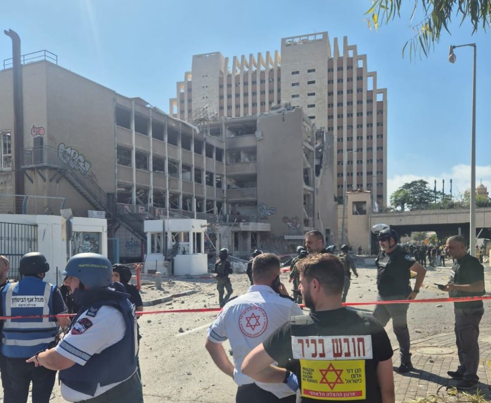 بصواريخ فائقة الوزن ومسيّرات.. القوات الإيرانية تطلق الموجة الـ17 من "الوعد الصادق 3"
