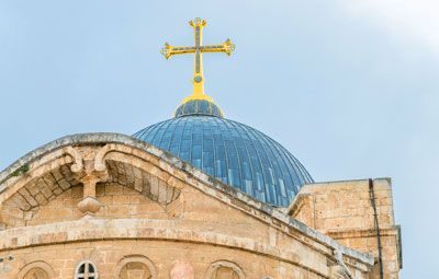 البطريرك ثيوفيلوس الثالث والكاردينال بيتسابالا في غزة: حضور الكنيسة الإنساني في قلب المأساة واجب مُقدّس