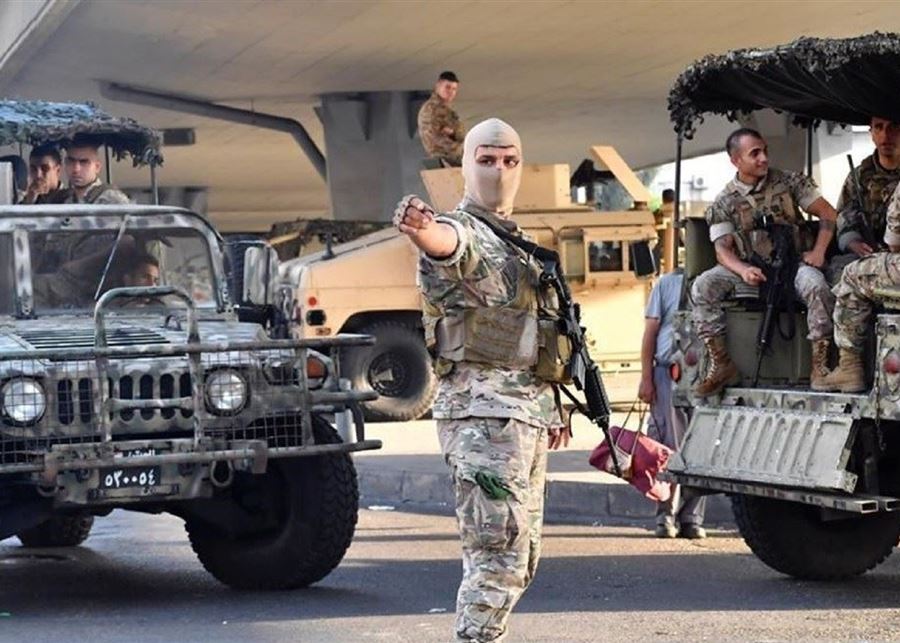 مداهمات للجيش في بعبدا وعكار.. وتوقيف 28 شخصًا