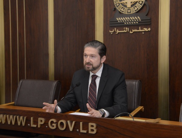 النائب كرامي يدق ناقوس الخطر: حان وقت القرارات المصيرية… وإلّا