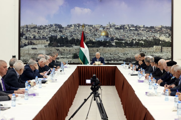 الرئيس عباس في اجتماع القيادة: لن نركع ولن نستسلم للأمر الواقع ولن نسمح بتكرار نكبة فلسطين