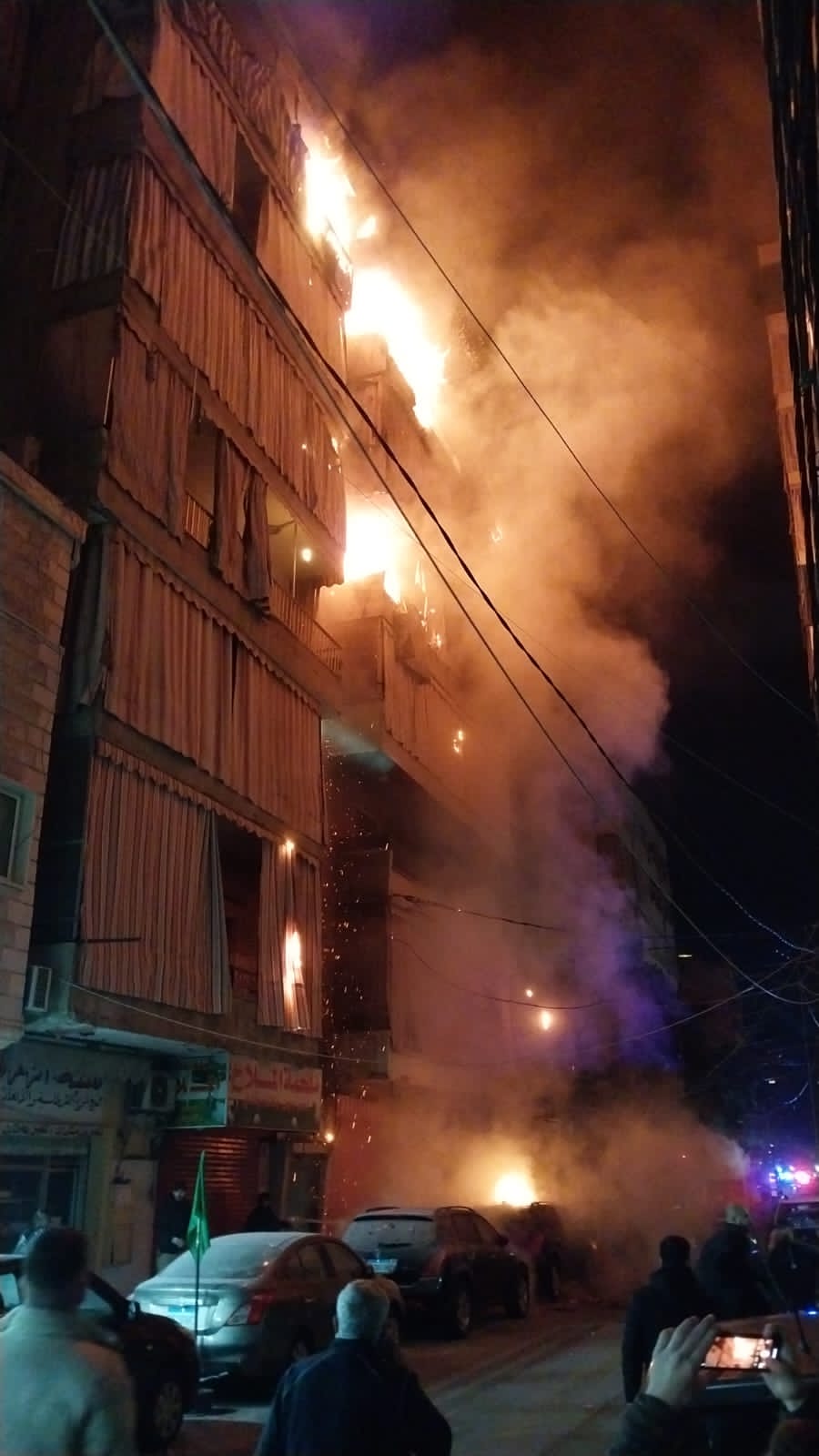 بالفيديو - حريق كبير داخل شقة سكنية في الشياح!