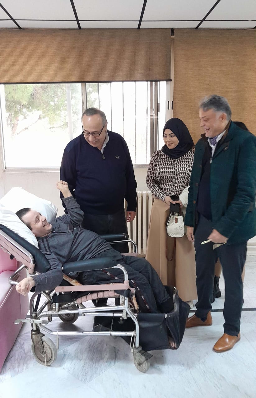 د. حامد أبو ظهر زار ووفد من جمعية  "أعمالنا" "مستشفى دار السلام للمسنين"