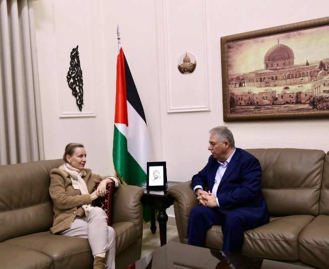 السفير دبور يلتقي مدير شؤون وكالة "الاونروا" في لبنان