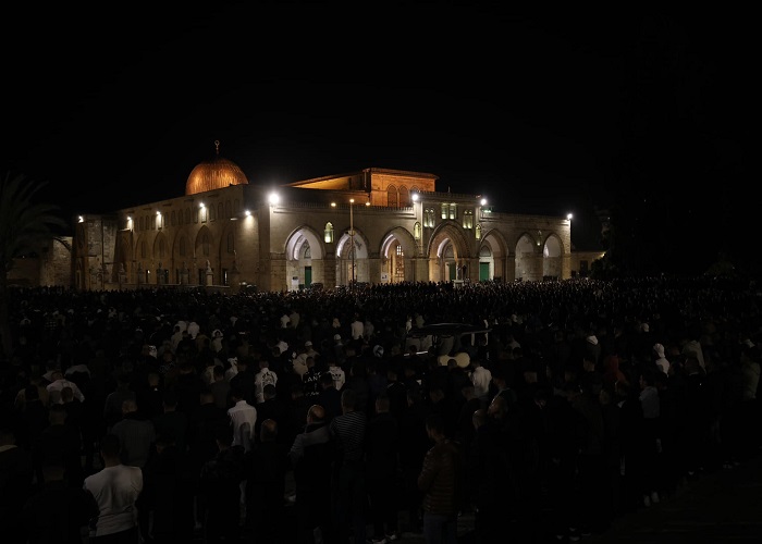 45 ألفا يؤدون صلاتي العشاء والتراويح في المسجد الأقصى