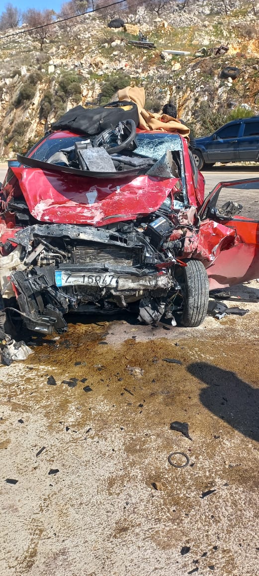 بالصور - حادث سير مروع على طريق راشيا المصنع.. وفاة شخص وإصابة آخرين