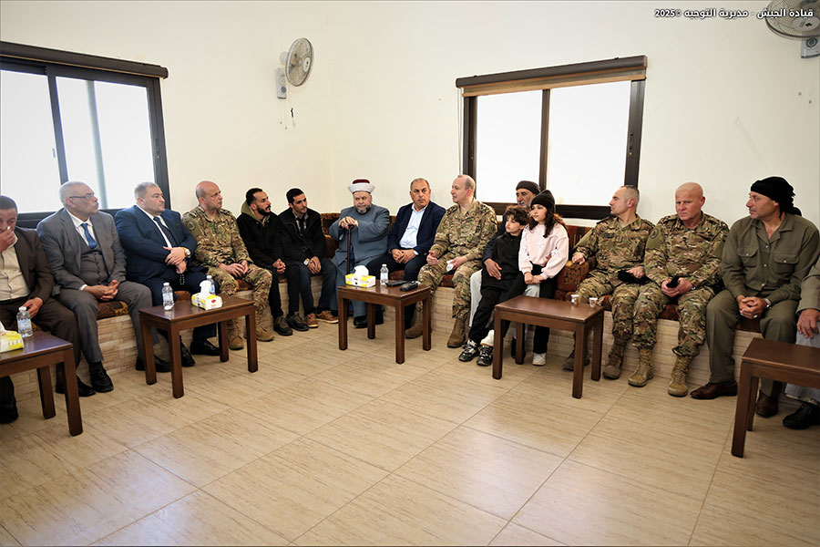 بالصور - قائد الجيش يتفقّد قيادة فوج الحدود البرية الأول