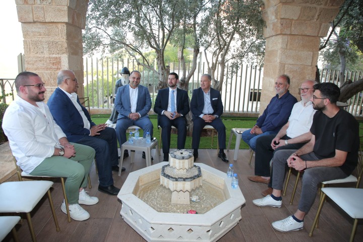 رئيس بلدية بقسطا إبراهيم مزهر يتقبل التهاني بالفوز بالتزكية