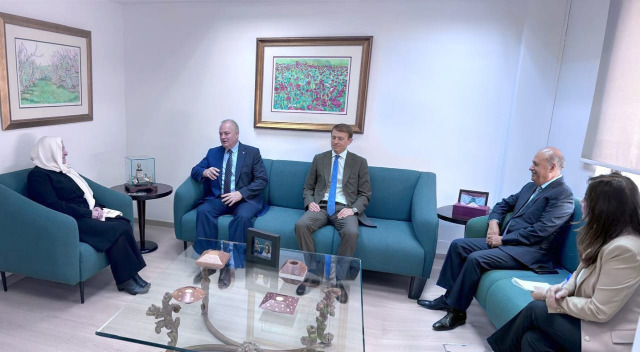 بهية الحريري تستقبل السفير الروسي في لبنان بحضور جورج شعبان