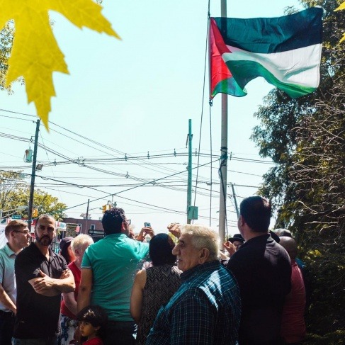 رفع العلم الفلسطيني على بلديتين أمريكيتين