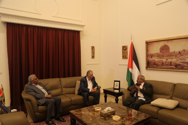 السفير دبور يستقبل وفداً من حزب الشعب الفلسطيني