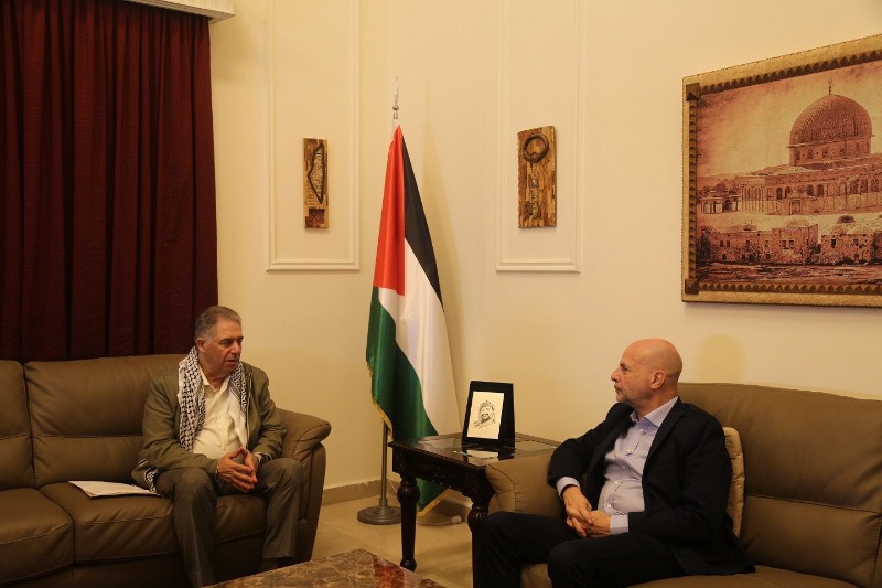 السفير دبور يلتقي مدير "الاونروا" في لبنان
