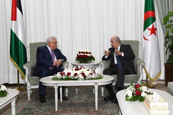 الرئيس عباس يلتقي نظيره الجزائري