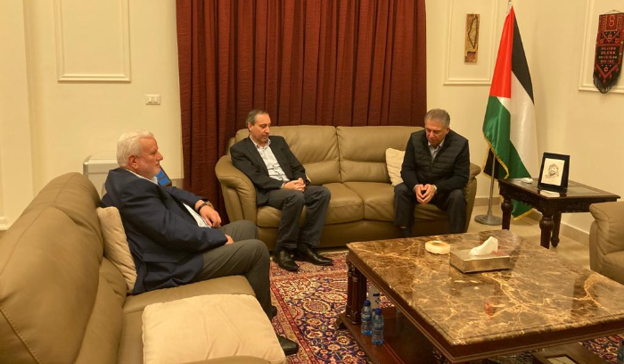 أبو كروم زار سفارة فلسطين ناقلا حرص جنبلاط على التهدئة