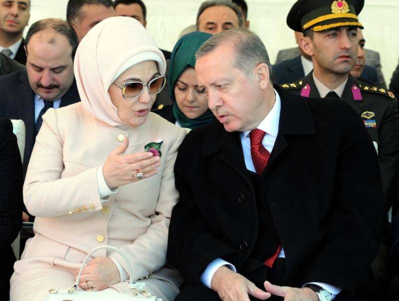 الرئيس التركي وعقيلته مصابان بكورونا.. كيف هو وضعهما الصحي؟