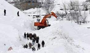 مصرع 19 شخصا على الأقل في انهيار جليدي بين أفغانستان وباكستان