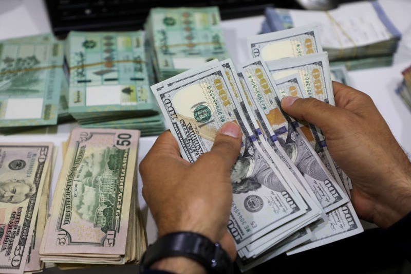 كيف إفتتح الدولار اليوم في السوق الموازية في لبنان؟
