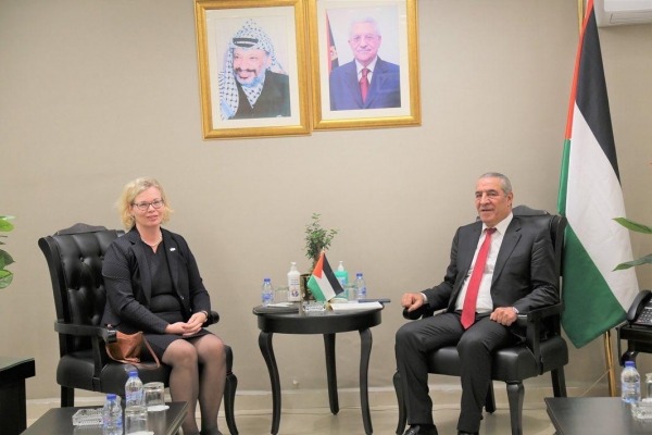 " الشيخ يلتقي سفيرة فنلندا لدى فلسطين "