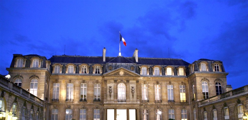 استئناف الاجتماعات السعودية - الفرنسية بشأن لبنان.. وعبد اللهيان في بيروت اليوم