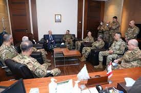 وزير الدفاع زار المحكمة العسكرية وأثنى على التكامل بين القضاة المدنيين والضباط
