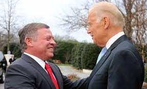 ملك الأردن والرئيس الأميركي يؤكدان الالتزام بمواصلة العمل لتحقيق السلام