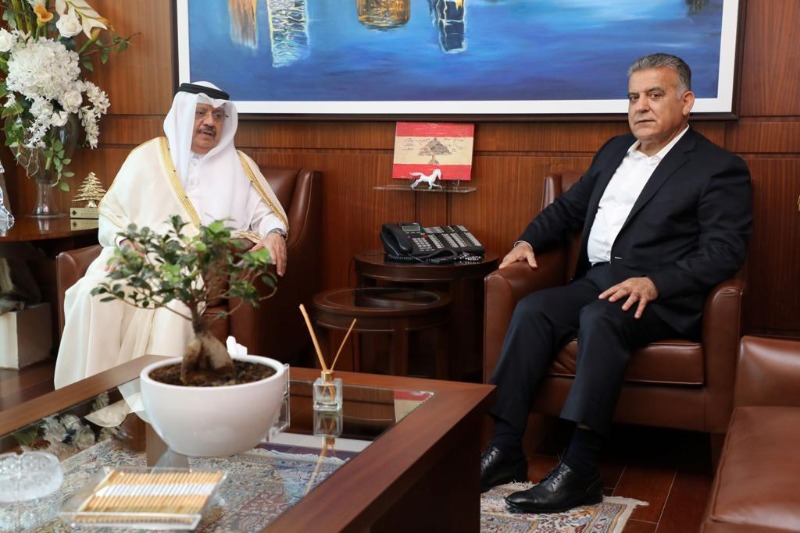 اللواء إبراهيم بحث وسفير قطر في تعزيز التعاون مع الامن العام