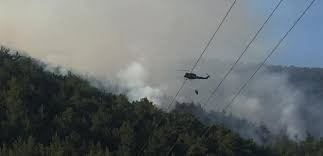 بالفيديو: طوافات الجيش تُخمد حريق بطرماز