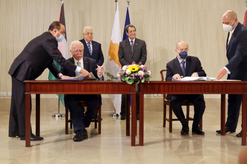 بحضور ورعاية الرئيسين عباس وأناستاسياديس: فلسطين وقبرص توقعان عدة اتفاقيات تعاون