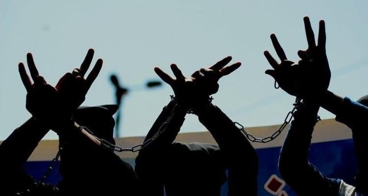 30 أسيراً إدارياً فلسطينياً يشرعون في إضرابٍ مفتوحٍ عن الطعام