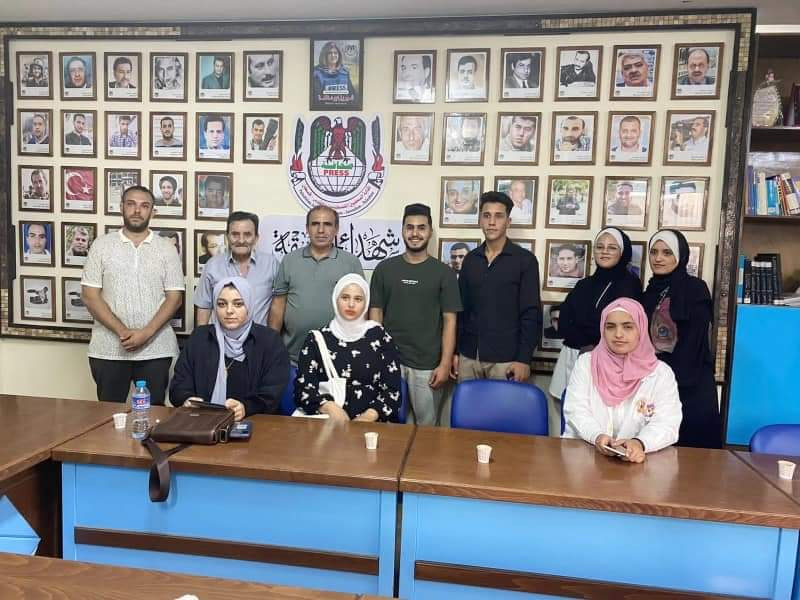 نقابة الصحفيين الفلسطينيين تكرم الصحفيين الجدد وخريجي والإعلام بالجامعات في غزة