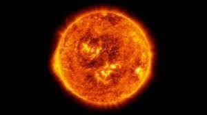 بالصورة : في ظاهرة فلكية نادرة… الشمس تبتسم