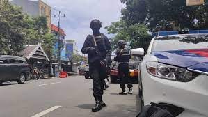 قتيلان وجرحى في انفجار داخل مركز شرطة في إندونيسيا
