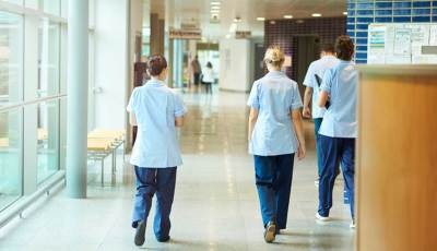 بريطانيا: إضراب الممرضات يتسبب في إلغاء أكثر من 1500 عملية
