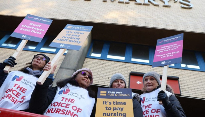 بريطانيا: إضراب غير مسبوق للممرّضين بهدف زيادة الأجور وتحسين ظروف العمل