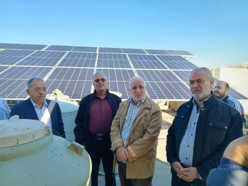 برعاية ودعم الرئيس عباس.. د. أبو هولي يعلن انجاز مشروع الطاقة الشمسية لتشغيل مضخات ابار المياه في مخيم عين الحلوة