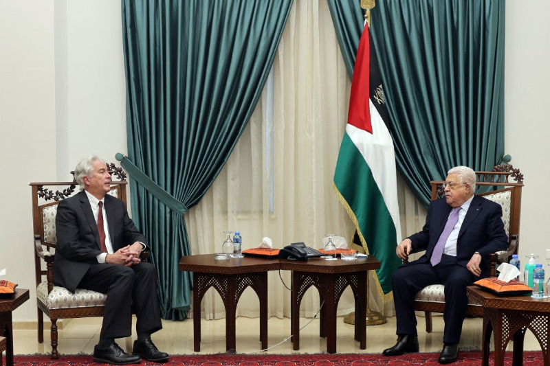 الرئيس عباس يستقبل مدير جهاز المخابرات العامة الأميركية