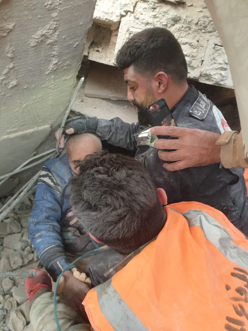 بعثة الاسعاف والطوارئ وصلت الى سوريا للمشاركة في عمليات البحث والانقاذ
