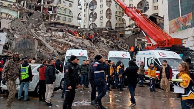 بالأسماء.. 9 لبنانيين ضحايا زلزال تركيا و8 ناجين و42 مفقوداً
