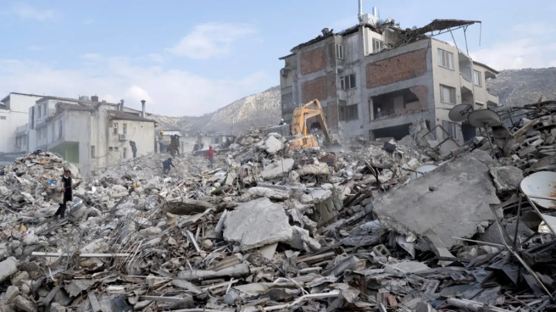 توقيف 12 مقاولا في تركيا جراء انهيار مبانٍ بسبب الزلزال