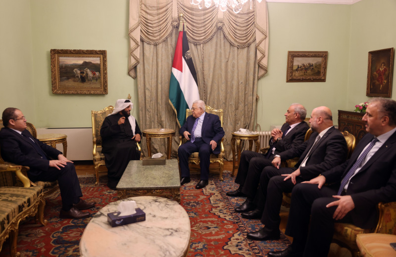 الرئيس عباس يستقبل رئيس مجلس أمناء الصناديق الإنسانية بمنظمة التعاون الإسلامي