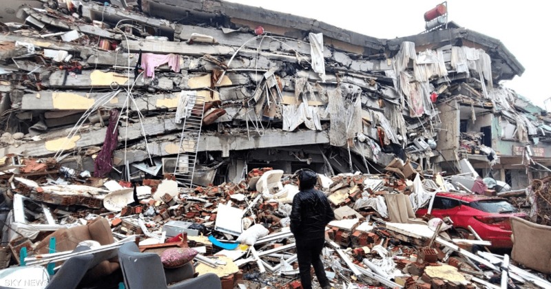 أعداد الضحايا جراء الزلزال في تركيا وسوريا يتخطى الـ30 الفا!