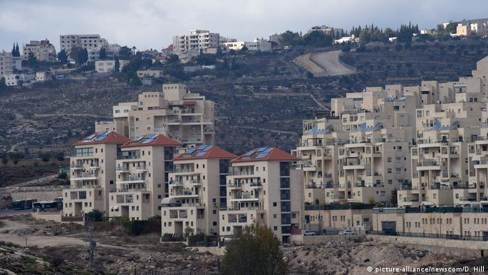 وزير إسرائيلي: سنزيل جميع القيود عن البناء الاستيطاني