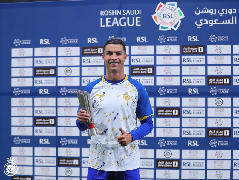 رونالدو يحصد جائزة "الأفضل" في الدوري السعودي