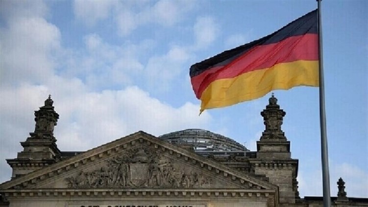ألمانيا.. مخاوف من تعطل رحلات السفر في برلين بعد دعوات إضراب